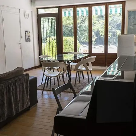 Rez De Climatise Renove, 90m2 Avec Parking Cassis