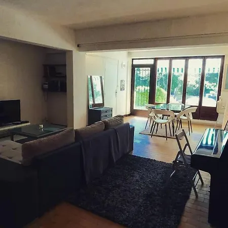 Apartment Rez De Climatise Renove, 90m2 Avec Parking *