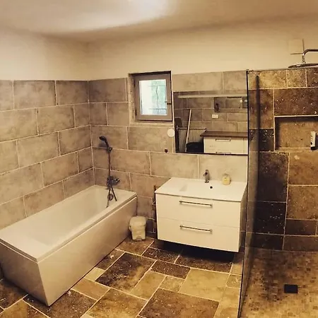 Rez De Climatise Renove, 90m2 Avec Parking