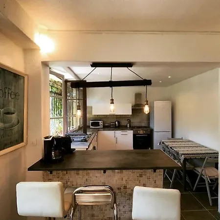 Rez De Climatise Renove, 90m2 Avec Parking Cassis