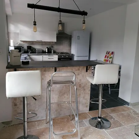 Rez De Climatise Renove, 90m2 Avec Parking *