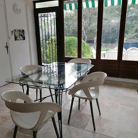 Rez De Climatise Renove, 90m2 Avec Parking * Cassis